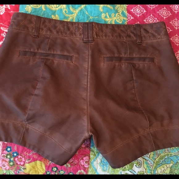 Leather shorts: unique snag! - Picture 4 of 4